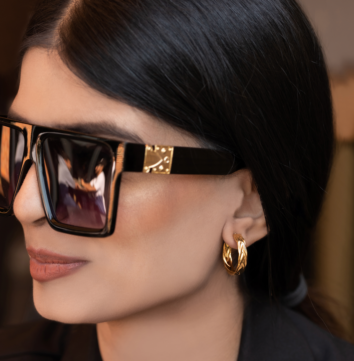 Detailed C-shaped Earrings